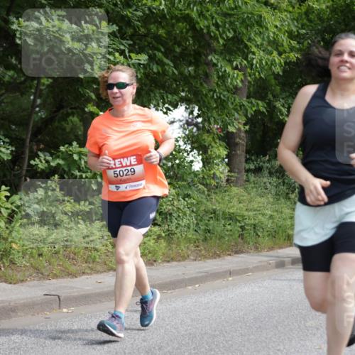 15.06.2025 - REWE Women's Run Jannik Wohlers http://msf.ph/oto/7975646 15.06.2025 10:10:20 Laufen 5029 meine-sportfotos.de