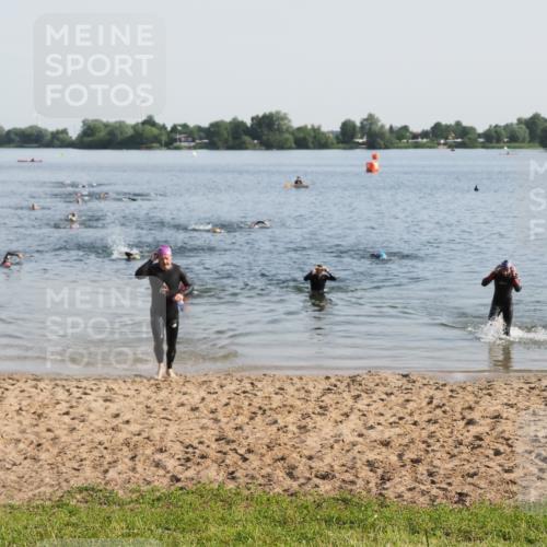 21.06.2025 - 27. Vierlanden-Triathlon MichiJ http://msf.ph/oto/7975650 15.06.2026 08:42:48 Schwimmen 137, 154 meine-sportfotos.de