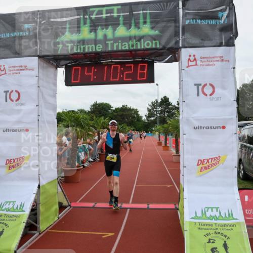 15.06.2025 - 7 Türme Triathlon Michael Strokosch http://msf.ph/oto/7975672 15.06.2025 14:10:28 Ziel 990, 1154 meine-sportfotos.de
