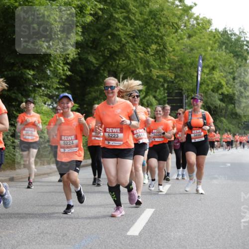 15.06.2025 - REWE Women's Run Jannik Wohlers http://msf.ph/oto/7975681 15.06.2025 10:10:22 Laufen 5285, 5284, 5636, 5224, 5223, 5668, 5028, 5690 meine-sportfotos.de