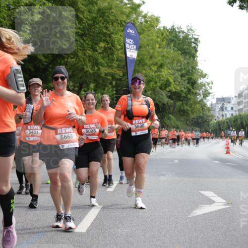 15.06.2025 - REWE Women's Run Jannik Wohlers http://msf.ph/oto/7975772 15.06.2025 10:10:23 Laufen 5223, 5, 5401, 5668, 5028, 60, 00, 5690 meine-sportfotos.de