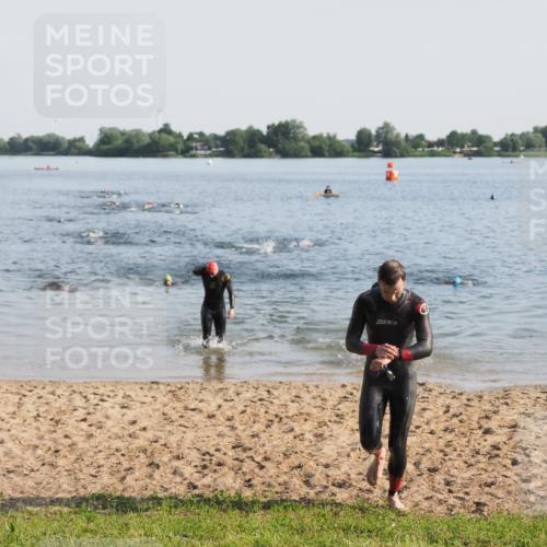 21.06.2025 - 27. Vierlanden-Triathlon MichiJ http://msf.ph/oto/7975778 15.06.2026 08:42:54 Schwimmen 18, 137, 154 meine-sportfotos.de