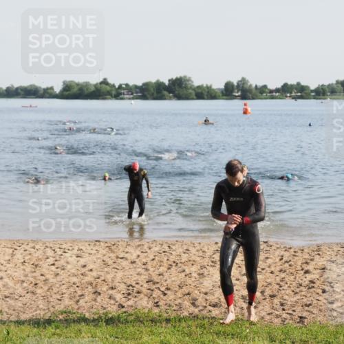 21.06.2025 - 27. Vierlanden-Triathlon MichiJ http://msf.ph/oto/7975784 15.06.2026 08:42:54 Schwimmen 18, 137, 154 meine-sportfotos.de