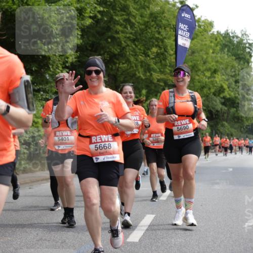 15.06.2025 - REWE Women's Run Jannik Wohlers http://msf.ph/oto/7975793 15.06.2025 10:10:24 Laufen 5223, 5401, 5668, 0, 00, 28, 5690, 52 meine-sportfotos.de