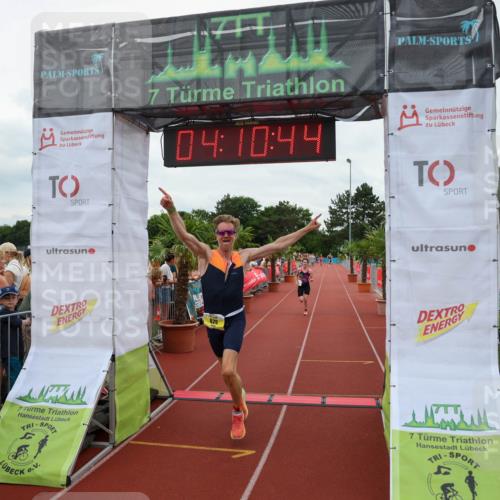 15.06.2025 - 7 Türme Triathlon Michael Strokosch http://msf.ph/oto/7975804 15.06.2025 14:10:44 Ziel 195, 826, 1157 meine-sportfotos.de