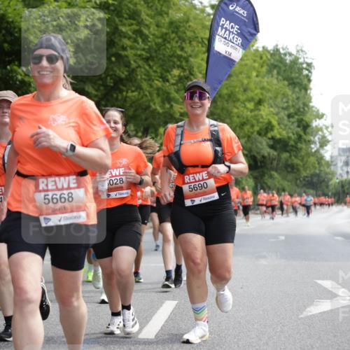 15.06.2025 - REWE Women's Run Jannik Wohlers http://msf.ph/oto/7975811 15.06.2025 10:10:24 Laufen 5517, 07, 00, 028, 5690, 54, 5668 meine-sportfotos.de