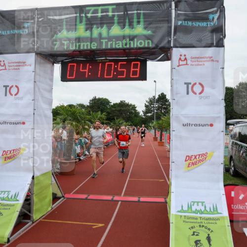 15.06.2025 - 7 Türme Triathlon Michael Strokosch http://msf.ph/oto/7975868 15.06.2025 14:10:58 Ziel 640, 944 meine-sportfotos.de