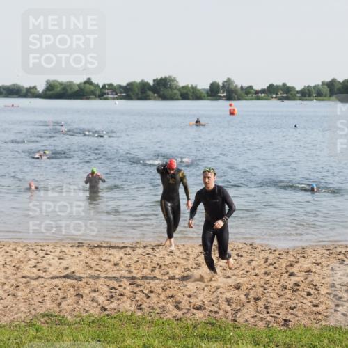 21.06.2025 - 27. Vierlanden-Triathlon MichiJ http://msf.ph/oto/7975871 15.06.2026 08:42:58 Schwimmen 18, 72, 137, 154 meine-sportfotos.de