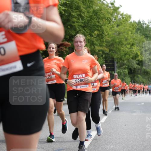 15.06.2025 - REWE Women's Run Jannik Wohlers http://msf.ph/oto/7975887 15.06.2025 10:10:26 Laufen 5690, 5439, 5260, 13 meine-sportfotos.de