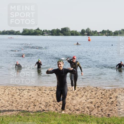 21.06.2025 - 27. Vierlanden-Triathlon MichiJ http://msf.ph/oto/7975889 15.06.2026 08:42:59 Schwimmen 18, 72, 137 meine-sportfotos.de