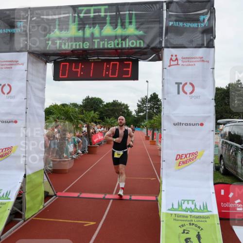 15.06.2025 - 7 Türme Triathlon Michael Strokosch http://msf.ph/oto/7975918 15.06.2025 14:11:02 Ziel 640, 944 meine-sportfotos.de
