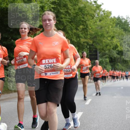 15.06.2025 - REWE Women's Run Jannik Wohlers http://msf.ph/oto/7975921 15.06.2025 10:10:27 Laufen 437, 5439, 526, 103 meine-sportfotos.de