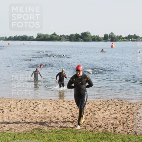 21.06.2025 - 27. Vierlanden-Triathlon MichiJ http://msf.ph/oto/7975967 15.06.2026 08:43:03 Schwimmen 18, 72, 100 meine-sportfotos.de