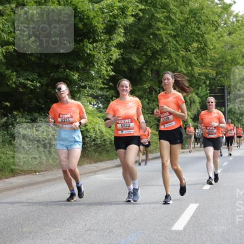 15.06.2025 - REWE Women's Run Jannik Wohlers http://msf.ph/oto/7975977 15.06.2025 10:10:29 Laufen 5324, 5522, 5189, 5666 meine-sportfotos.de