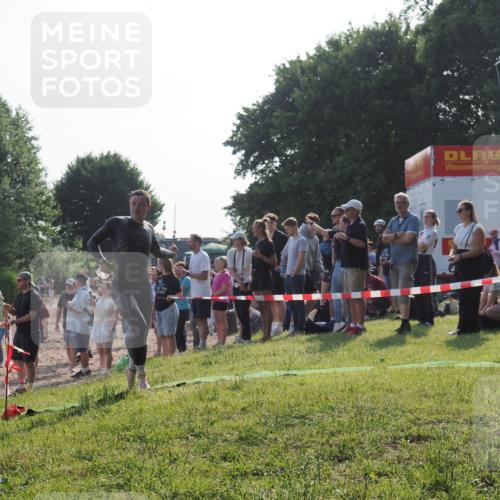 15.06.2025 - 27. Vierlanden-Triathlon KatJ http://msf.ph/oto/7975982 15.06.2025 08:32:46 Schwimmen 25, 26, 38, 87 meine-sportfotos.de