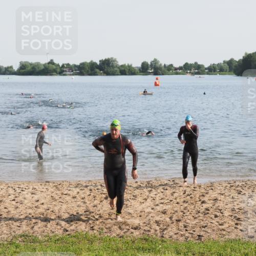 21.06.2025 - 27. Vierlanden-Triathlon MichiJ http://msf.ph/oto/7975993 15.06.2026 08:43:08 Schwimmen 72, 100, 139 meine-sportfotos.de
