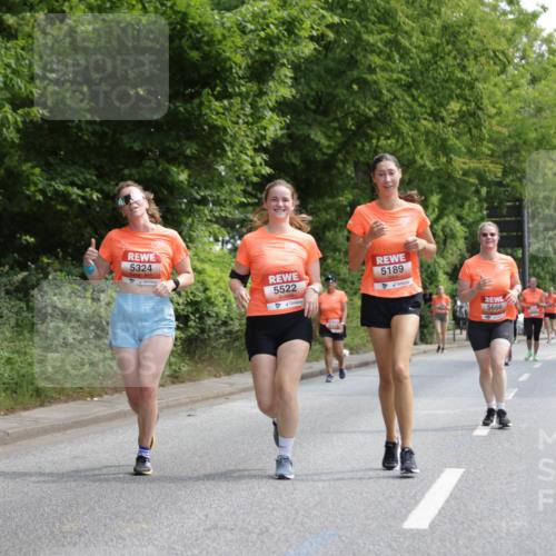 15.06.2025 - REWE Women's Run Jannik Wohlers http://msf.ph/oto/7975996 15.06.2025 10:10:29 Laufen 5324, 5189, 5522, 5666 meine-sportfotos.de