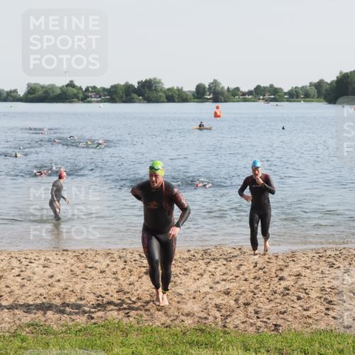21.06.2025 - 27. Vierlanden-Triathlon MichiJ http://msf.ph/oto/7975997 15.06.2026 08:43:08 Schwimmen 72, 100, 139 meine-sportfotos.de