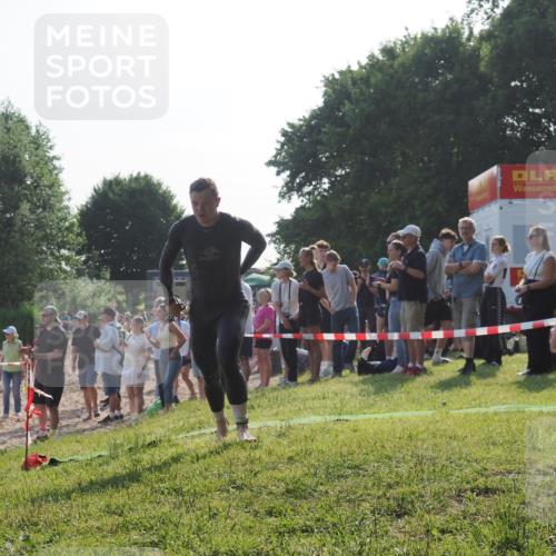 15.06.2025 - 27. Vierlanden-Triathlon KatJ http://msf.ph/oto/7976003 15.06.2025 08:32:47 Schwimmen 25, 26, 38, 41, 87 meine-sportfotos.de