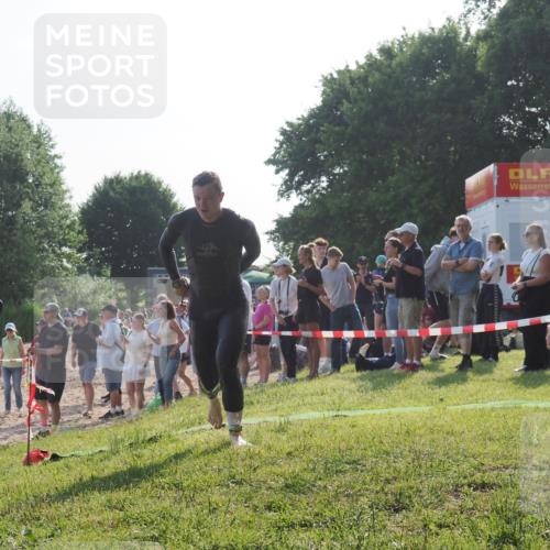 15.06.2025 - 27. Vierlanden-Triathlon KatJ http://msf.ph/oto/7976008 15.06.2025 08:32:47 Schwimmen 25, 26, 38, 41, 87 meine-sportfotos.de