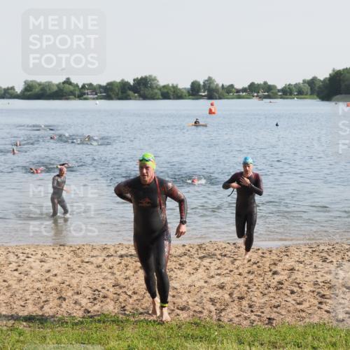 21.06.2025 - 27. Vierlanden-Triathlon MichiJ http://msf.ph/oto/7976010 15.06.2026 08:43:09 Schwimmen 72, 100, 139 meine-sportfotos.de