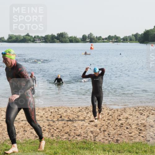 21.06.2025 - 27. Vierlanden-Triathlon MichiJ http://msf.ph/oto/7976032 15.06.2026 08:43:10 Schwimmen 72, 100, 139 meine-sportfotos.de