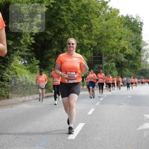 15.06.2025 - REWE Women's Run Jannik Wohlers http://msf.ph/oto/7976066 15.06.2025 10:10:32 Laufen 5189, 5666 meine-sportfotos.de
