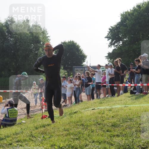 15.06.2025 - 27. Vierlanden-Triathlon KatJ http://msf.ph/oto/7976070 15.06.2025 08:32:50 Schwimmen 25, 38, 41, 60, 87 meine-sportfotos.de