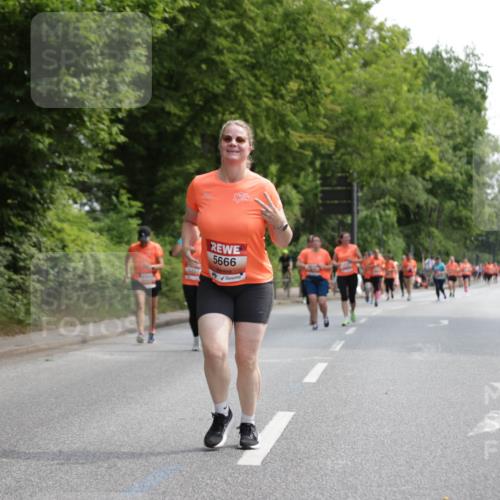 15.06.2025 - REWE Women's Run Jannik Wohlers http://msf.ph/oto/7976074 15.06.2025 10:10:32 Laufen 5666 meine-sportfotos.de