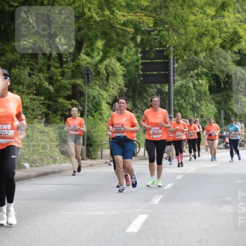 15.06.2025 - REWE Women's Run Jannik Wohlers http://msf.ph/oto/7976083 15.06.2025 10:10:33 Laufen 424, 5257, 5061, 5288, 5212 meine-sportfotos.de