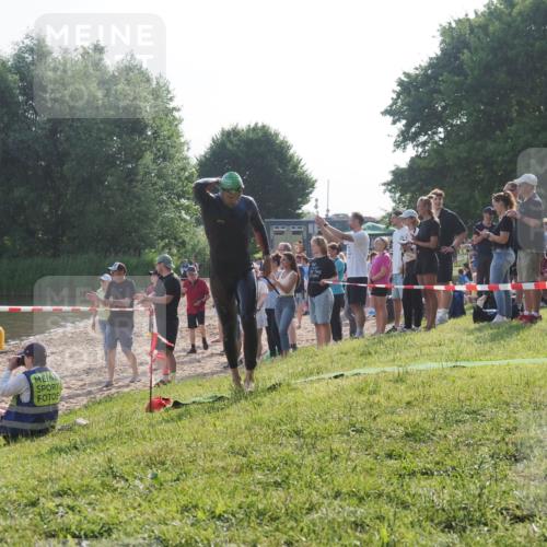 15.06.2025 - 27. Vierlanden-Triathlon KatJ http://msf.ph/oto/7976099 15.06.2025 08:32:51 Schwimmen 8, 25, 38, 41, 60, 87 meine-sportfotos.de