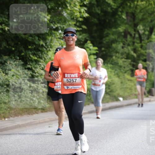 15.06.2025 - REWE Women's Run Jannik Wohlers http://msf.ph/oto/7976120 15.06.2025 10:10:35 Laufen 54, 5257, 212 meine-sportfotos.de