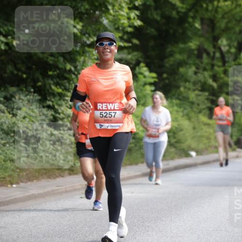 15.06.2025 - REWE Women's Run Jannik Wohlers http://msf.ph/oto/7976126 15.06.2025 10:10:35 Laufen 5257 meine-sportfotos.de