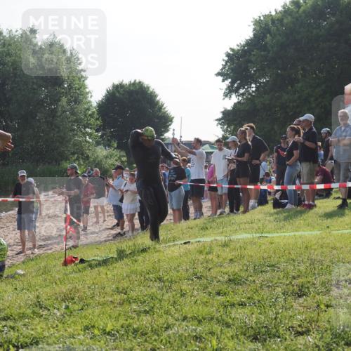 15.06.2025 - 27. Vierlanden-Triathlon KatJ http://msf.ph/oto/7976154 15.06.2025 08:32:53 Schwimmen 8, 25, 38, 41, 60, 87 meine-sportfotos.de