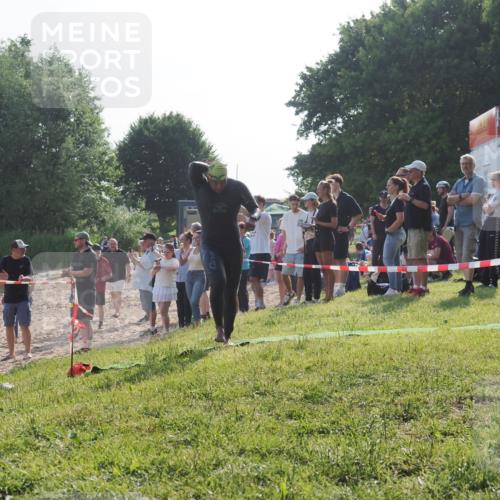 15.06.2025 - 27. Vierlanden-Triathlon KatJ http://msf.ph/oto/7976170 15.06.2025 08:32:54 Schwimmen 8, 25, 38, 41, 60, 87 meine-sportfotos.de