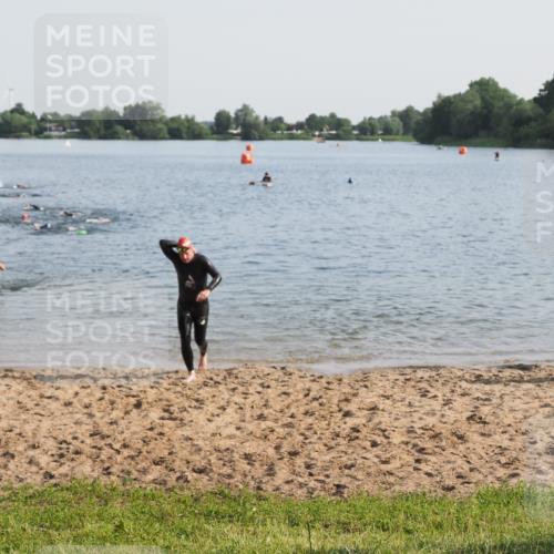 21.06.2025 - 27. Vierlanden-Triathlon MichiJ http://msf.ph/oto/7976227 15.06.2026 08:43:23 Schwimmen 11, 102, 148 meine-sportfotos.de