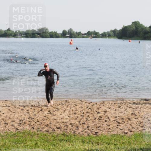 21.06.2025 - 27. Vierlanden-Triathlon MichiJ http://msf.ph/oto/7976241 15.06.2026 08:43:24 Schwimmen 11, 102, 148 meine-sportfotos.de