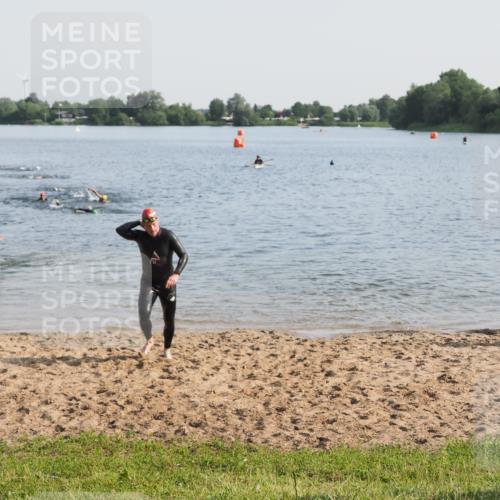 21.06.2025 - 27. Vierlanden-Triathlon MichiJ http://msf.ph/oto/7976253 15.06.2026 08:43:24 Schwimmen 11, 102, 148 meine-sportfotos.de