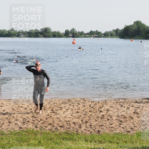 21.06.2025 - 27. Vierlanden-Triathlon MichiJ http://msf.ph/oto/7976262 15.06.2026 08:43:25 Schwimmen 11, 65, 74, 102, 148 meine-sportfotos.de