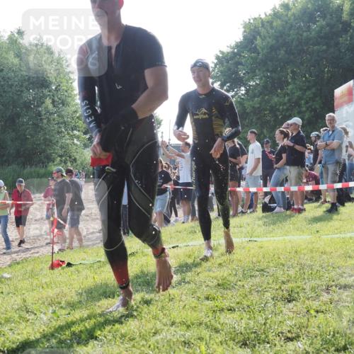 15.06.2025 - 27. Vierlanden-Triathlon KatJ http://msf.ph/oto/7976269 15.06.2025 08:32:58 Schwimmen 8, 41, 60, 87, 234 meine-sportfotos.de