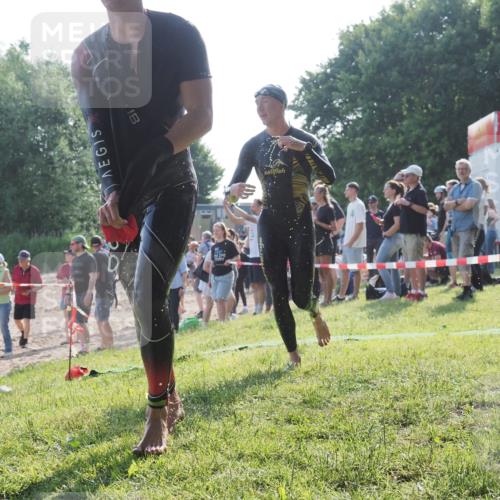 15.06.2025 - 27. Vierlanden-Triathlon KatJ http://msf.ph/oto/7976274 15.06.2025 08:32:58 Schwimmen 8, 41, 60, 87, 234 meine-sportfotos.de