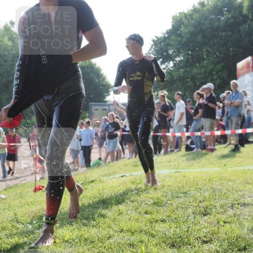 15.06.2025 - 27. Vierlanden-Triathlon KatJ http://msf.ph/oto/7976278 15.06.2025 08:32:58 Schwimmen 8, 41, 60, 87, 234 meine-sportfotos.de