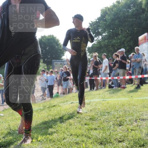 15.06.2025 - 27. Vierlanden-Triathlon KatJ http://msf.ph/oto/7976281 15.06.2025 08:32:58 Schwimmen 8, 41, 60, 87, 234 meine-sportfotos.de