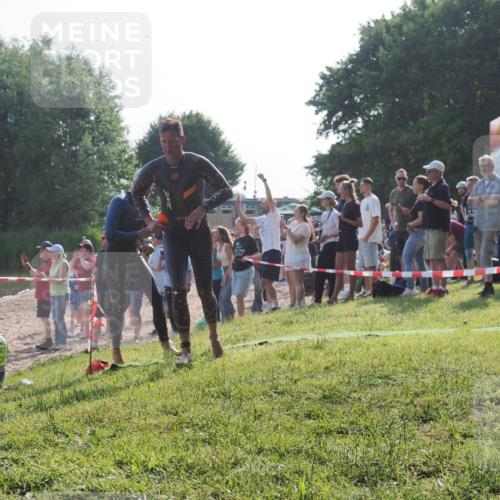 15.06.2025 - 27. Vierlanden-Triathlon KatJ http://msf.ph/oto/7976317 15.06.2025 08:33:05 Schwimmen 8, 15, 36, 60, 185, 234 meine-sportfotos.de
