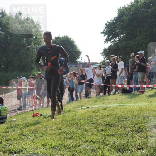 15.06.2025 - 27. Vierlanden-Triathlon KatJ http://msf.ph/oto/7976320 15.06.2025 08:33:06 Schwimmen 8, 15, 36, 185, 234 meine-sportfotos.de