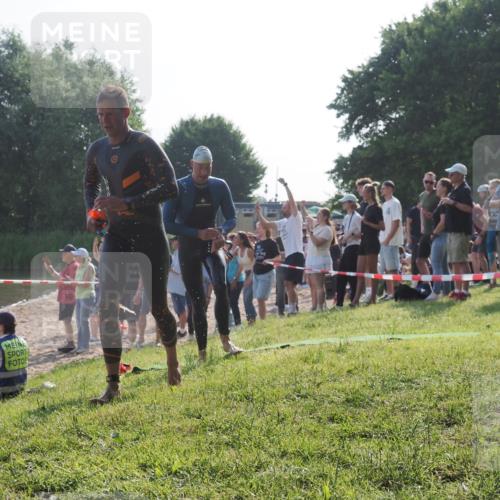 15.06.2025 - 27. Vierlanden-Triathlon KatJ http://msf.ph/oto/7976328 15.06.2025 08:33:06 Schwimmen 8, 15, 36, 185, 234 meine-sportfotos.de