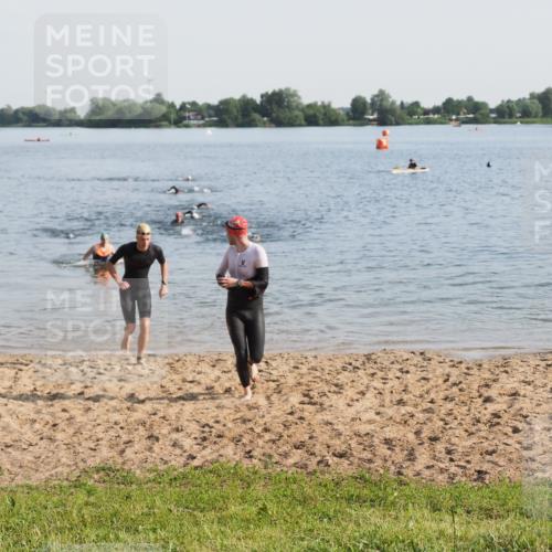 21.06.2025 - 27. Vierlanden-Triathlon MichiJ http://msf.ph/oto/7976349 15.06.2026 08:43:32 Schwimmen 32, 65, 74, 148 meine-sportfotos.de