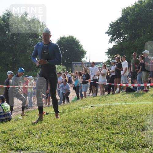 15.06.2025 - 27. Vierlanden-Triathlon KatJ http://msf.ph/oto/7976356 15.06.2025 08:33:07 Schwimmen 8, 15, 36, 185, 234 meine-sportfotos.de