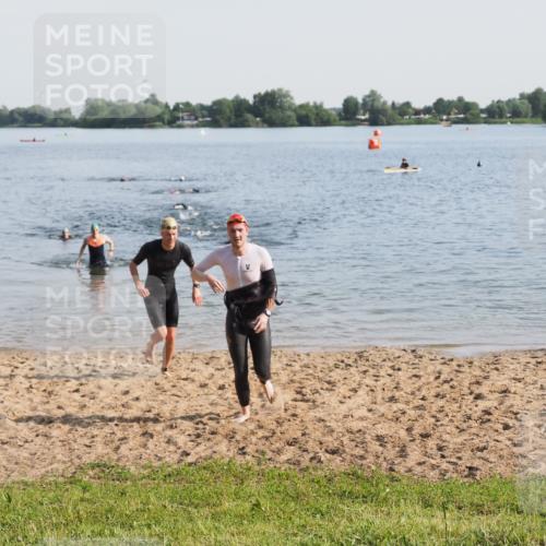 21.06.2025 - 27. Vierlanden-Triathlon MichiJ http://msf.ph/oto/7976359 15.06.2026 08:43:32 Schwimmen 32, 65, 74, 148 meine-sportfotos.de