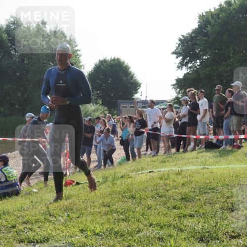 15.06.2025 - 27. Vierlanden-Triathlon KatJ http://msf.ph/oto/7976362 15.06.2025 08:33:07 Schwimmen 8, 15, 36, 185, 234 meine-sportfotos.de